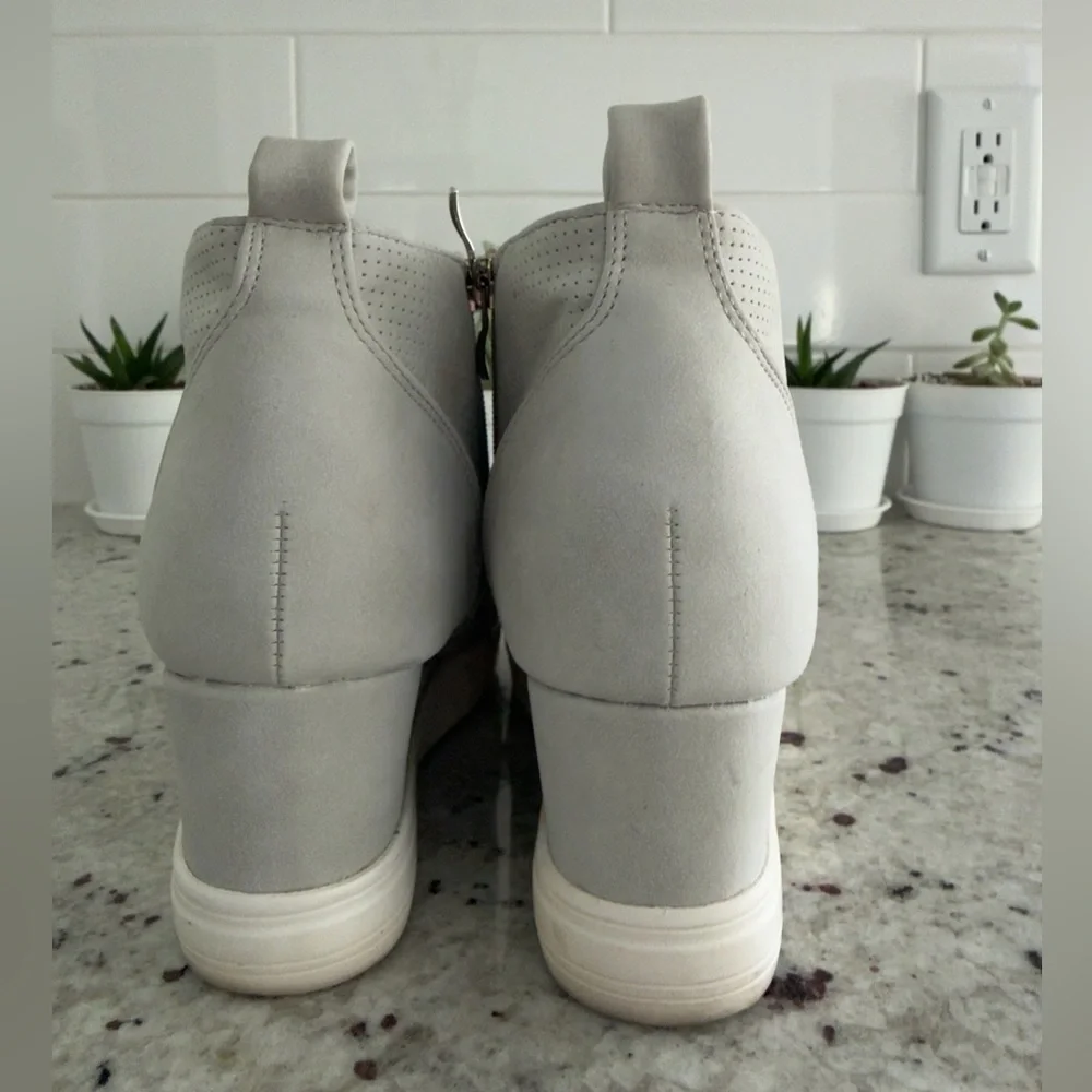 CCOCCI Perforated Wedge Sneakers‎ - Light Gray
